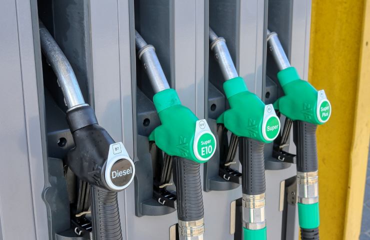 variazione costo prezzo benzina