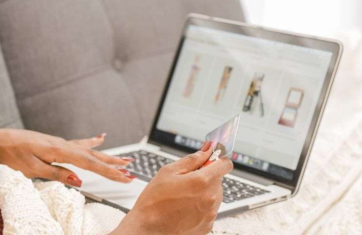 Shopping online reso problema ambiente 
