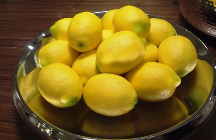 limoni mettili barattolo acqua quello accade incredibile