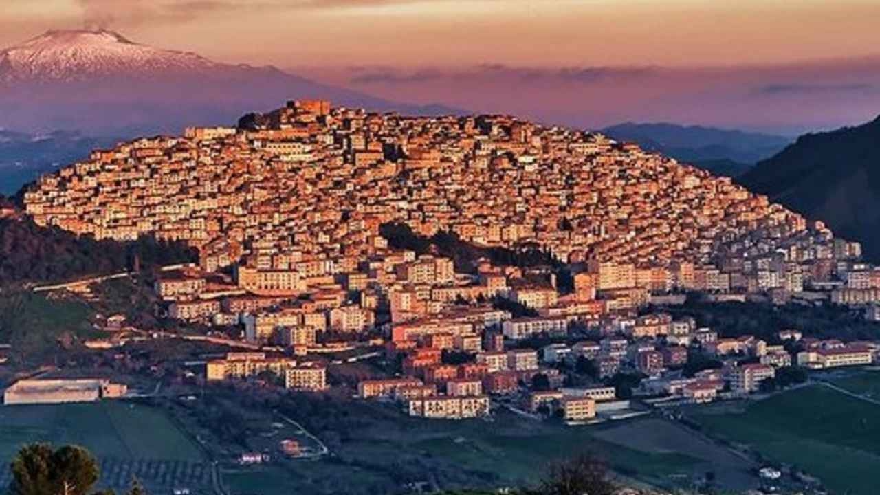 Gangi particolarità forma case