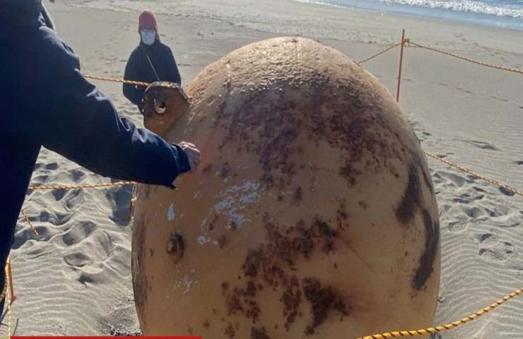 palla ferro ritrovata spiaggia finalmente scoperto cos è