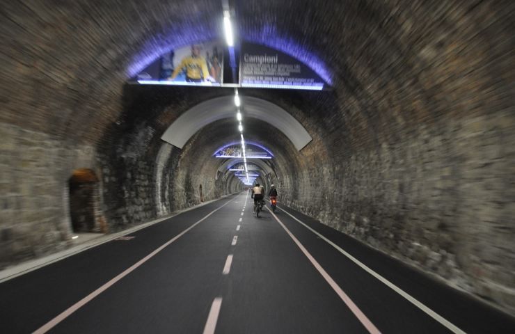 città collegate tunnel ciclabile più lungo d'Europa