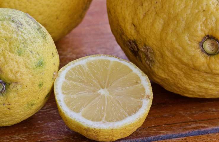 limone e olio d'oliva associati sono una bomba di benefici 