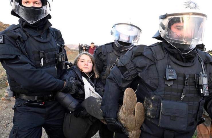 Greta Thunbeg arrestata 