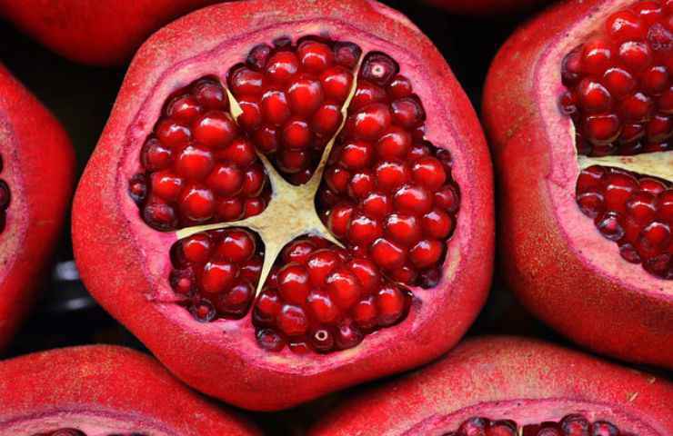 melograno rosso frutta