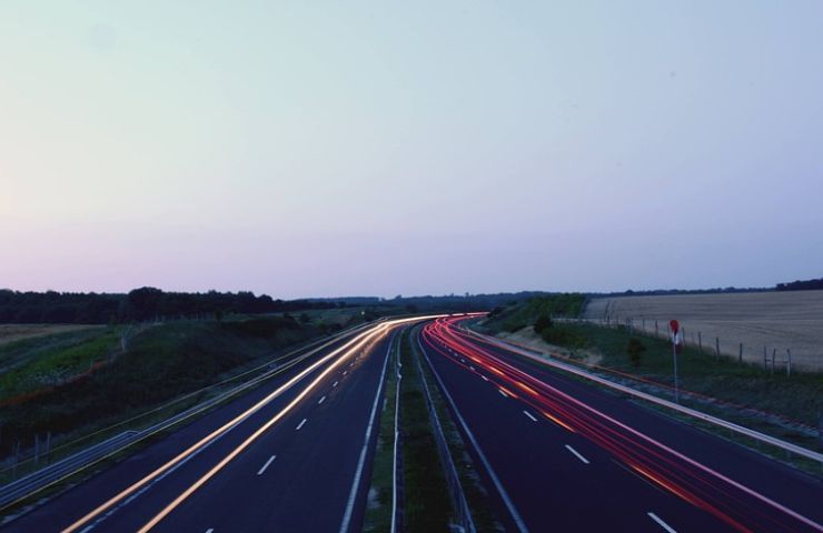 strada suona se superi limite velocità rivoluzione ungheria