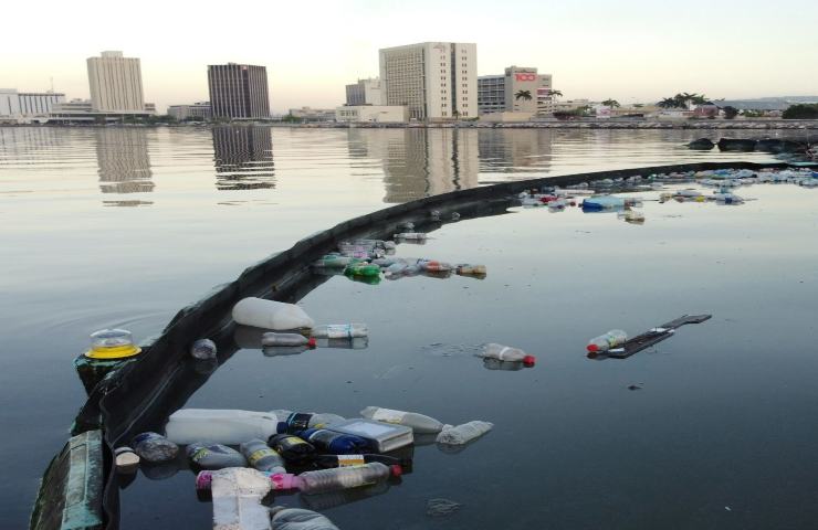 Barriere ferma plastica Ocean Cleanup