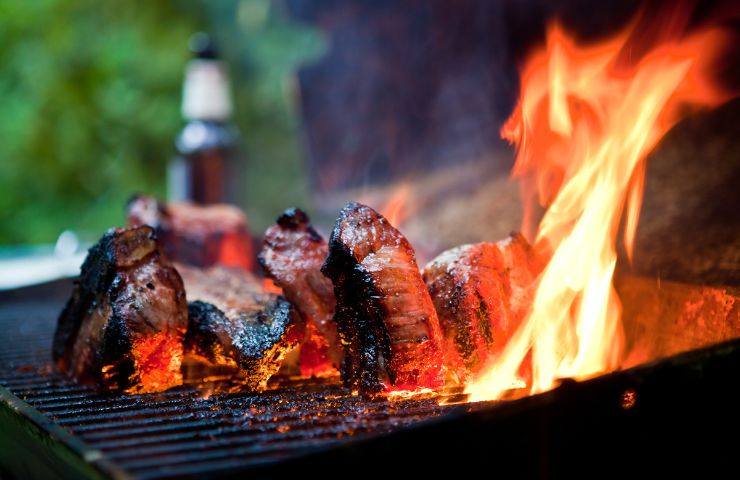 pericoloso usare alcol barbecue