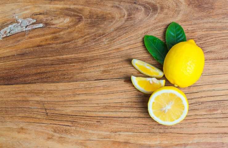 riciclare limoni raggrinziti pulire casa