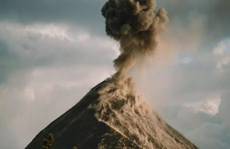 Vulcano Fuego attività immagini 