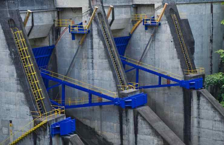 i pro ed i contro dell'energia idroelettrica