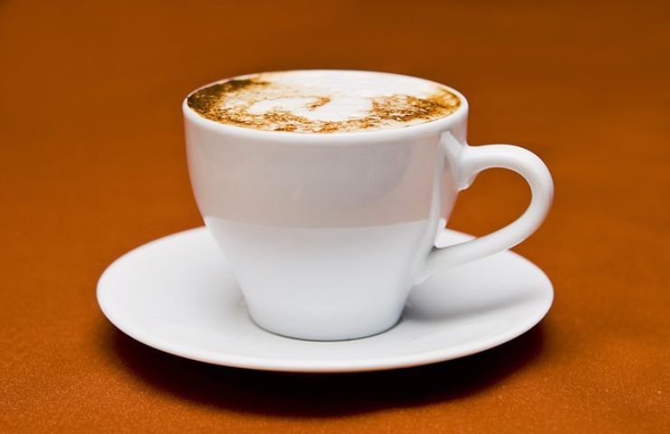 il gusto irrinunciabile del caffè: ma ha davvero un effetto lassativo? 