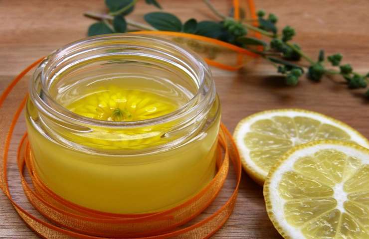 dal frutto del limone all'olio essenziale: un prodotto utilissimo