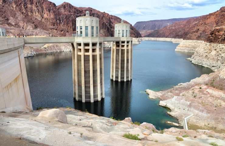 abbassamento livello acqua laghi