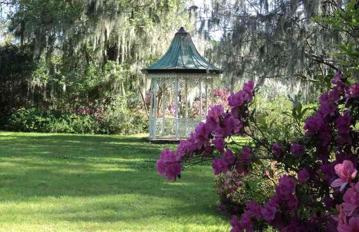 giardino con gazebo