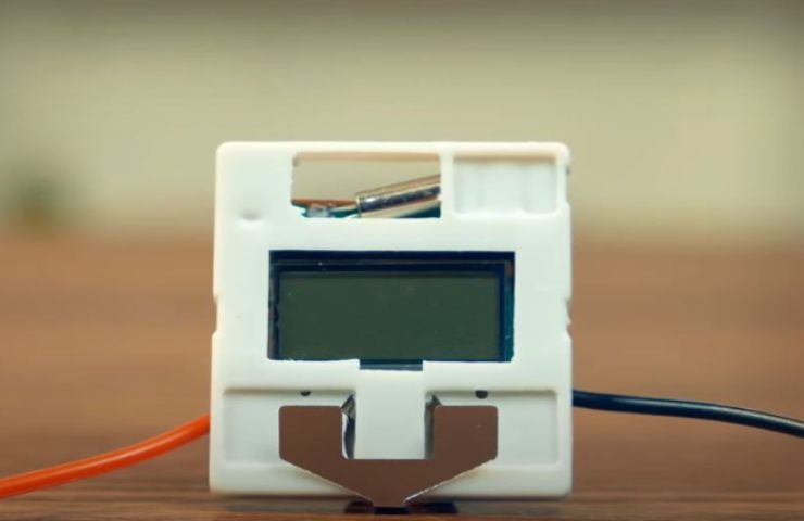 Orologio caricato tramite una batteria umana: come funziona 