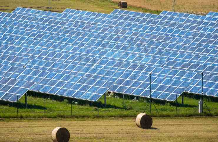 Pannelli fotovoltaici nei campi agricoli sovvenzioni