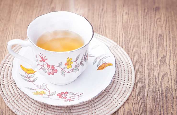 Una tazza di tisana: l'alternativa al caffè