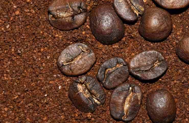 occhio allo smaltimento corretto caffè