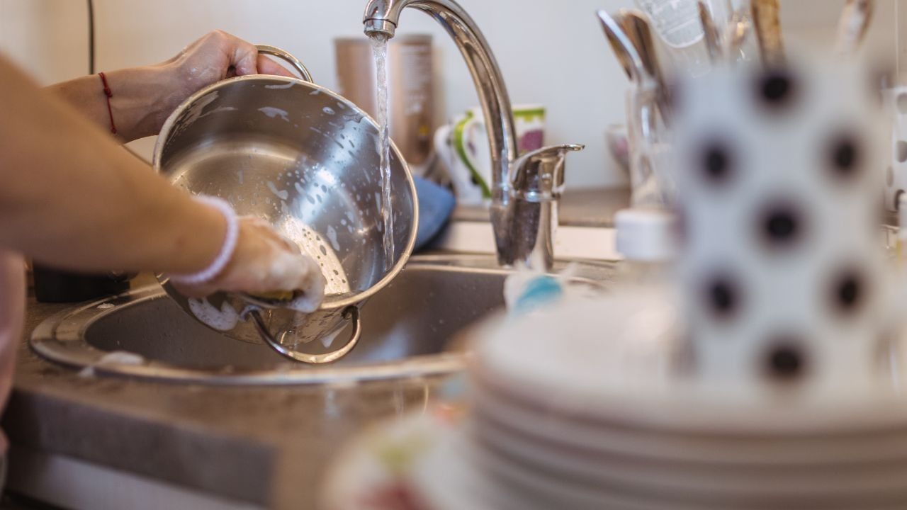 lavare piatti mano errori evitare