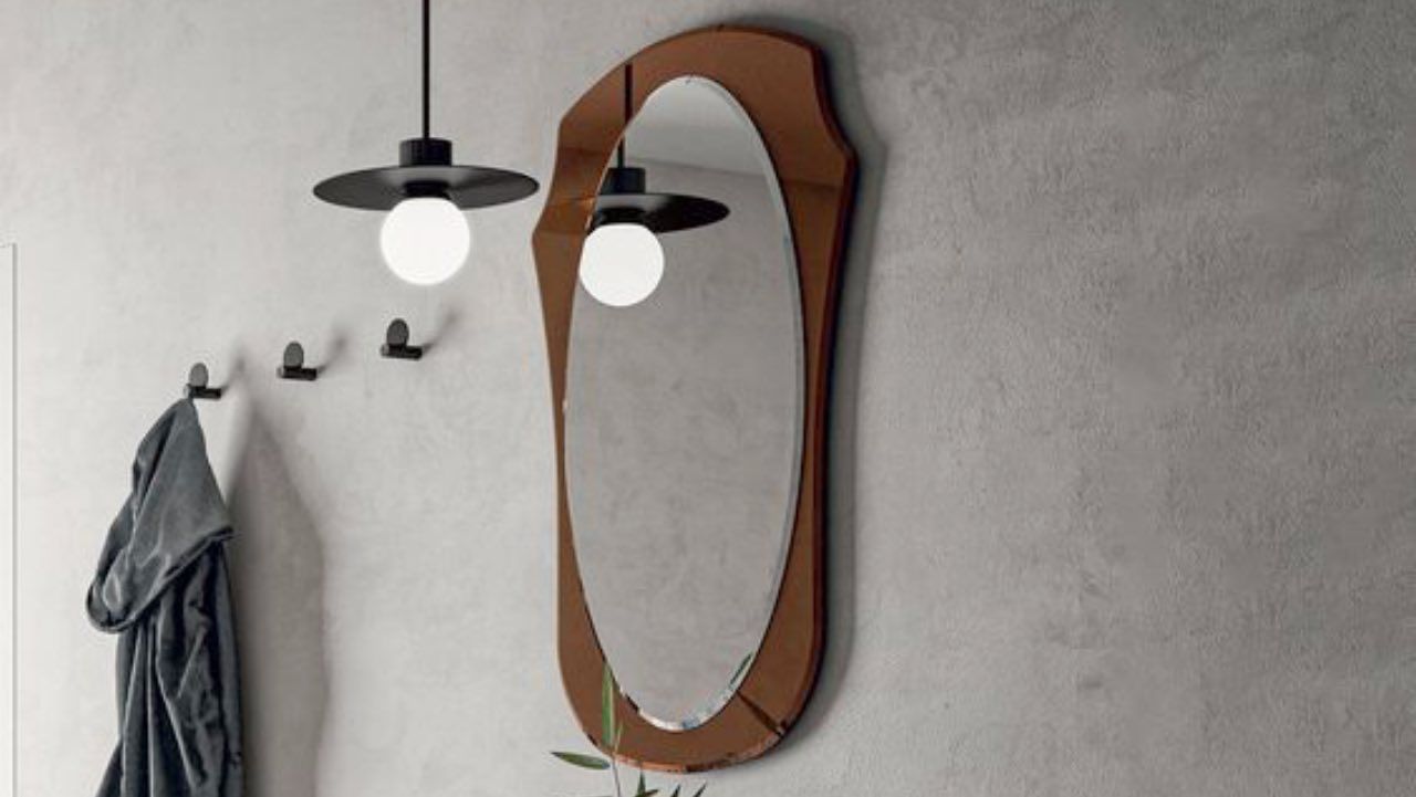 schiuma da barba per pulire specchio