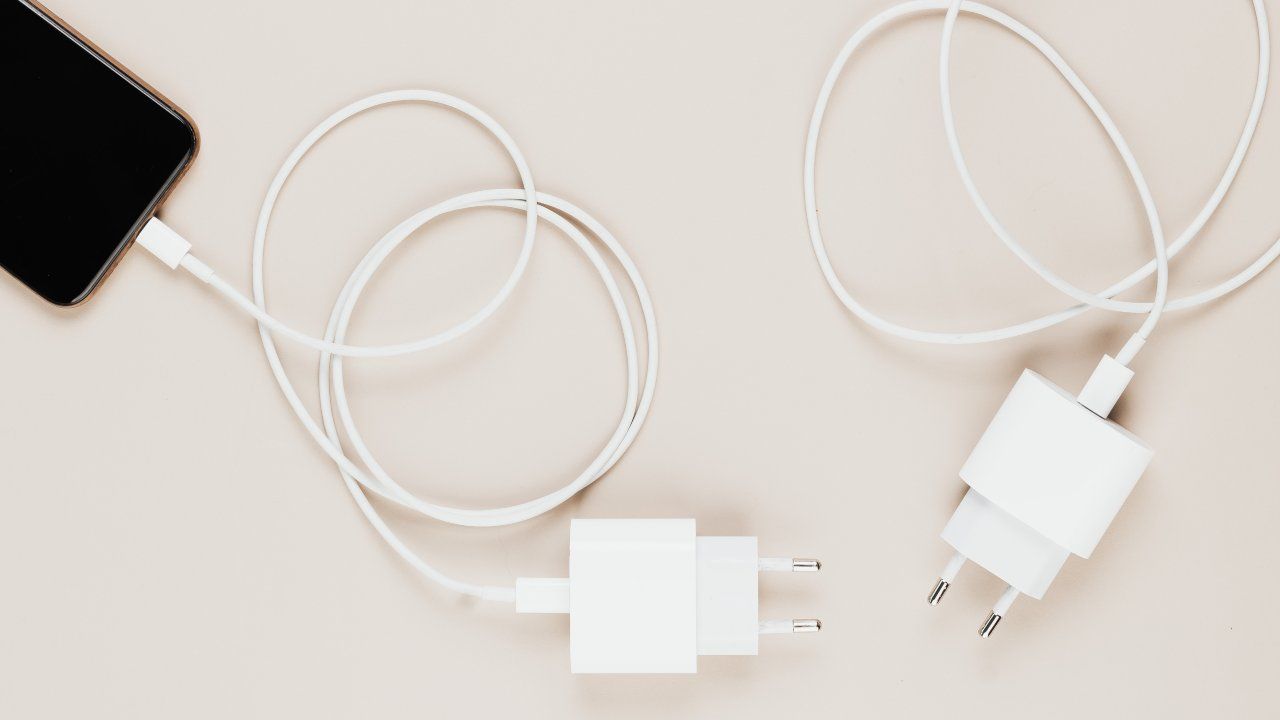 Caricabatterie caldissimo: cosa fare