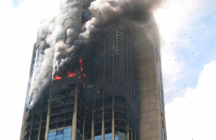 come comportarsi incendio casa