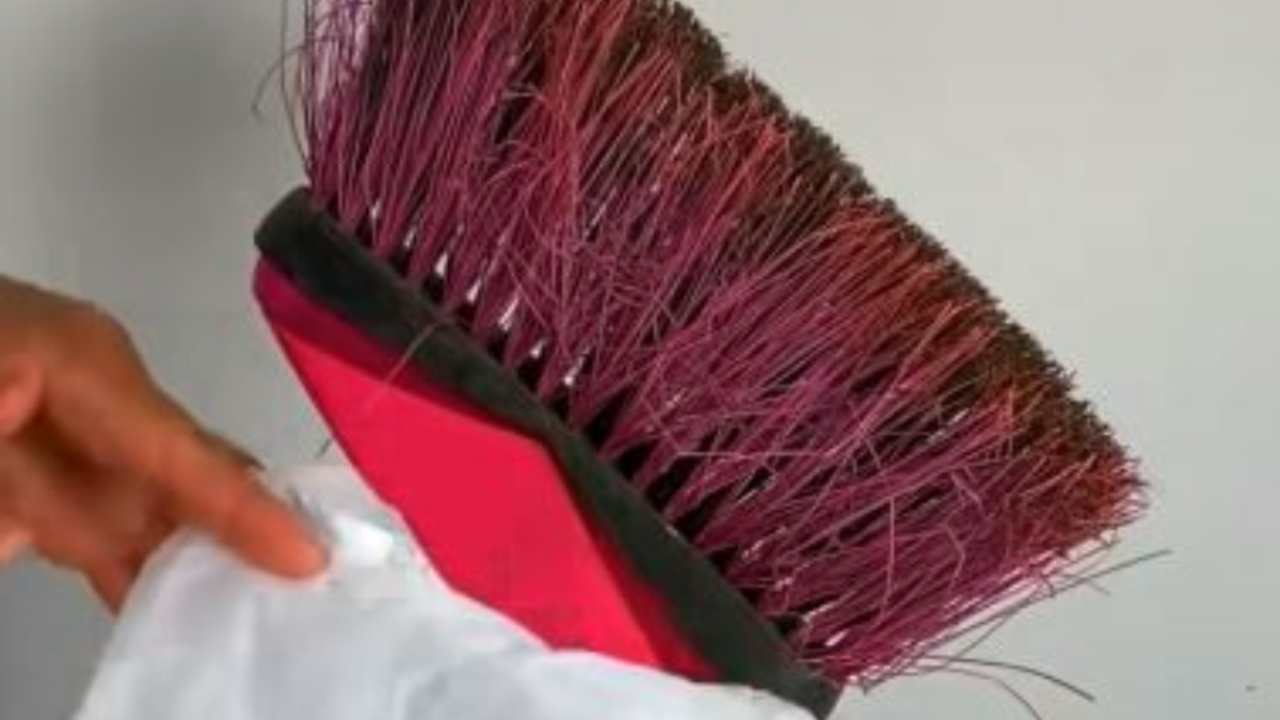 Busta sulla scopa: a cosa serve