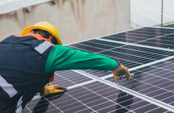 Fotovoltaico casalingo, quanto fa risparmiare davvero in bolletta