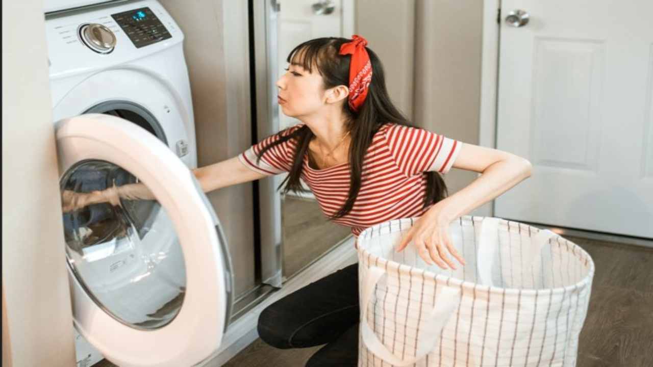 Dopo le vacanze la lavatrice puzza di chiuso