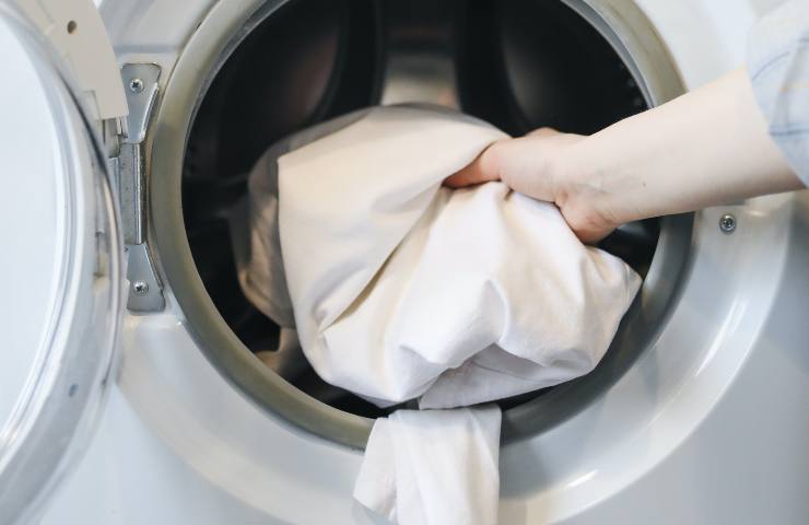 Questo errore comunissimo distrugge la lavatrice: non farlo più