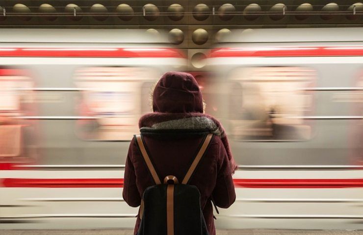 Perché se salti sul treno cadi sempre nello stesso punto