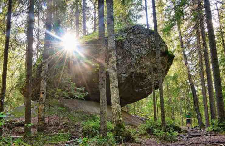 En balanserad sten för 11 tusen år sedan