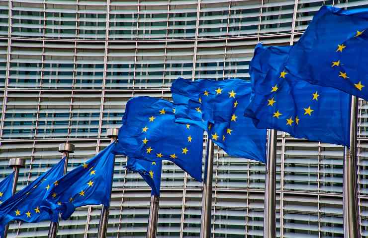 Bandiere commissione europea 