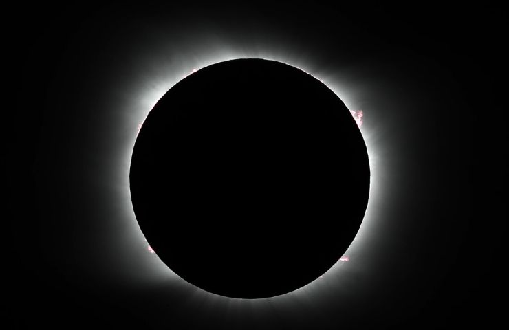 Attesa eclissi solare totale 8 aprile dove