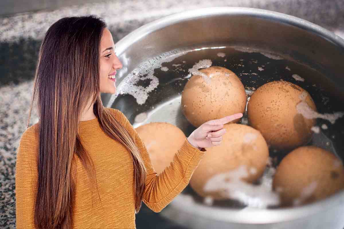 Uova sode in acqua bollente