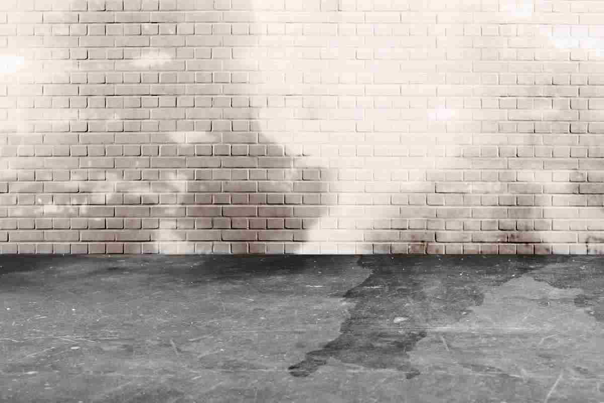 macchie di umidità sul muro