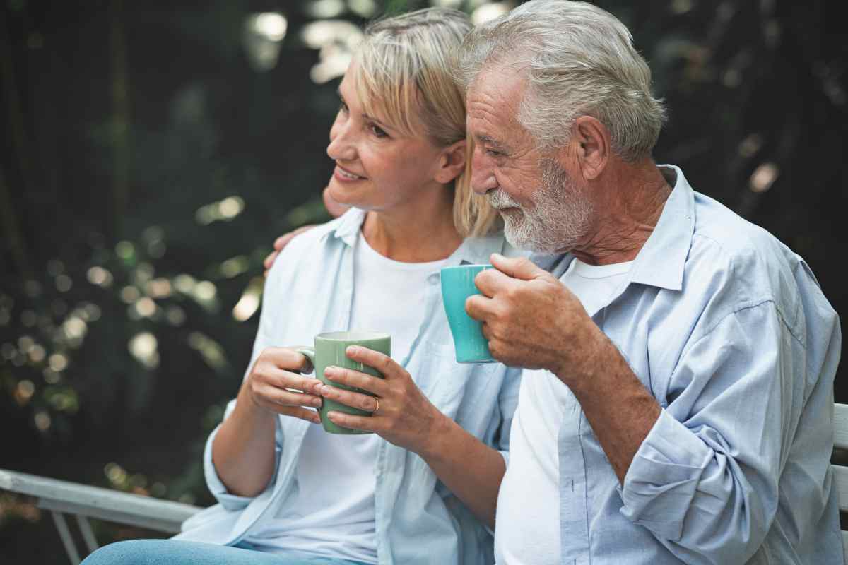 due anziani rilassati